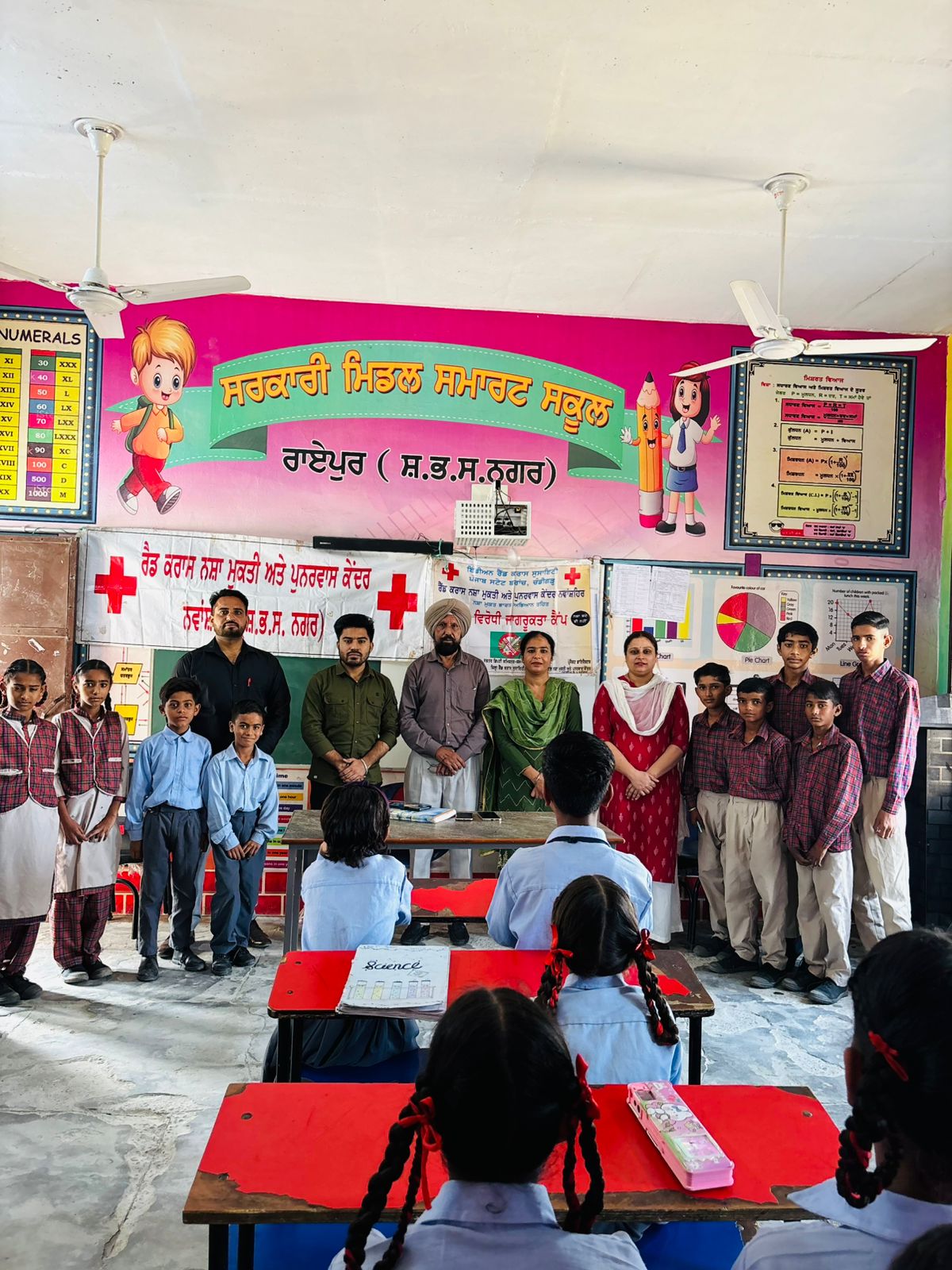 नशा मनुष्य का भोजन नहीं- चमन सिंह (परियोजना निदेशक)।